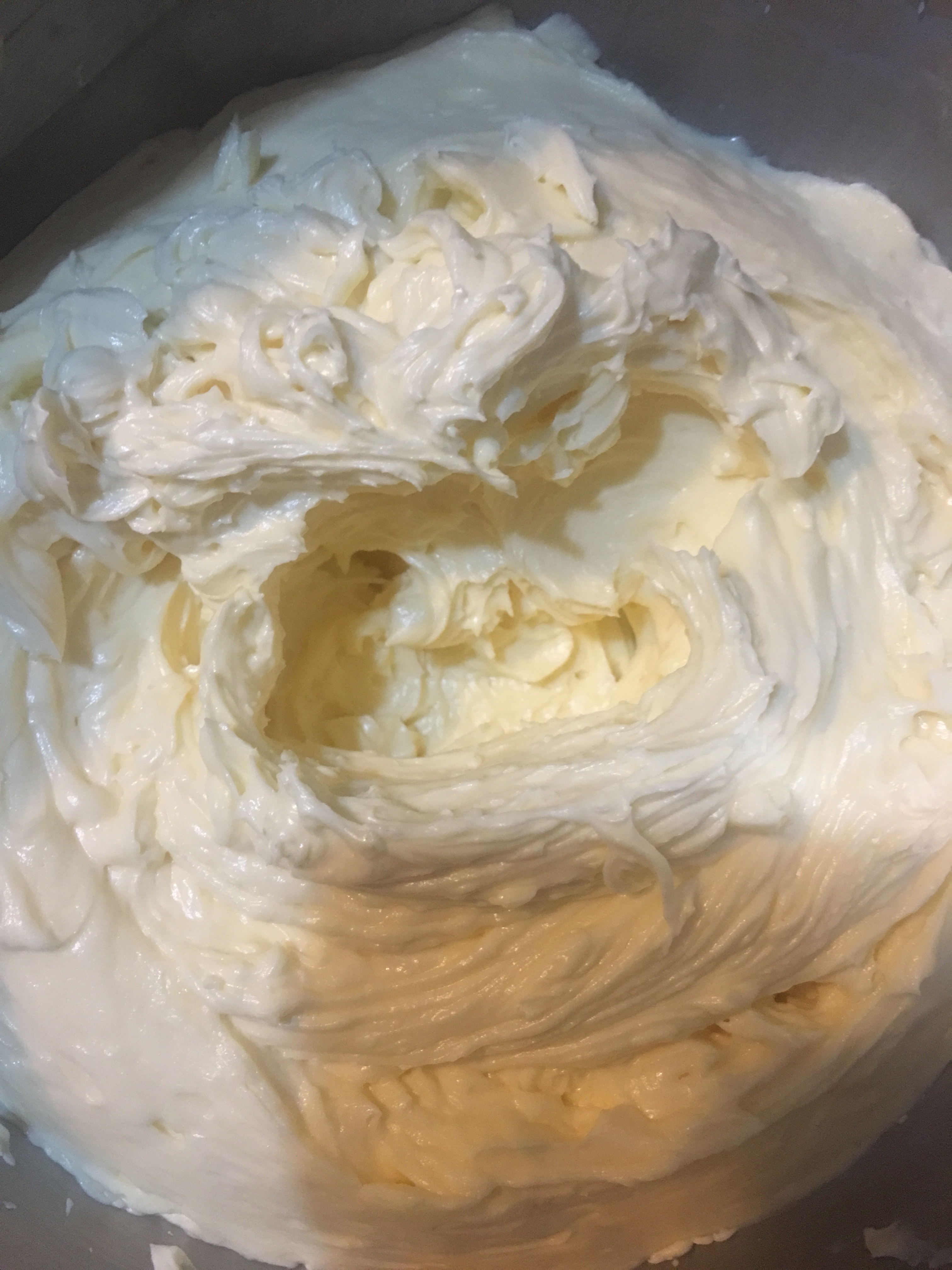 kiri奶油芝士食谱--百香果奶酪霜的做法