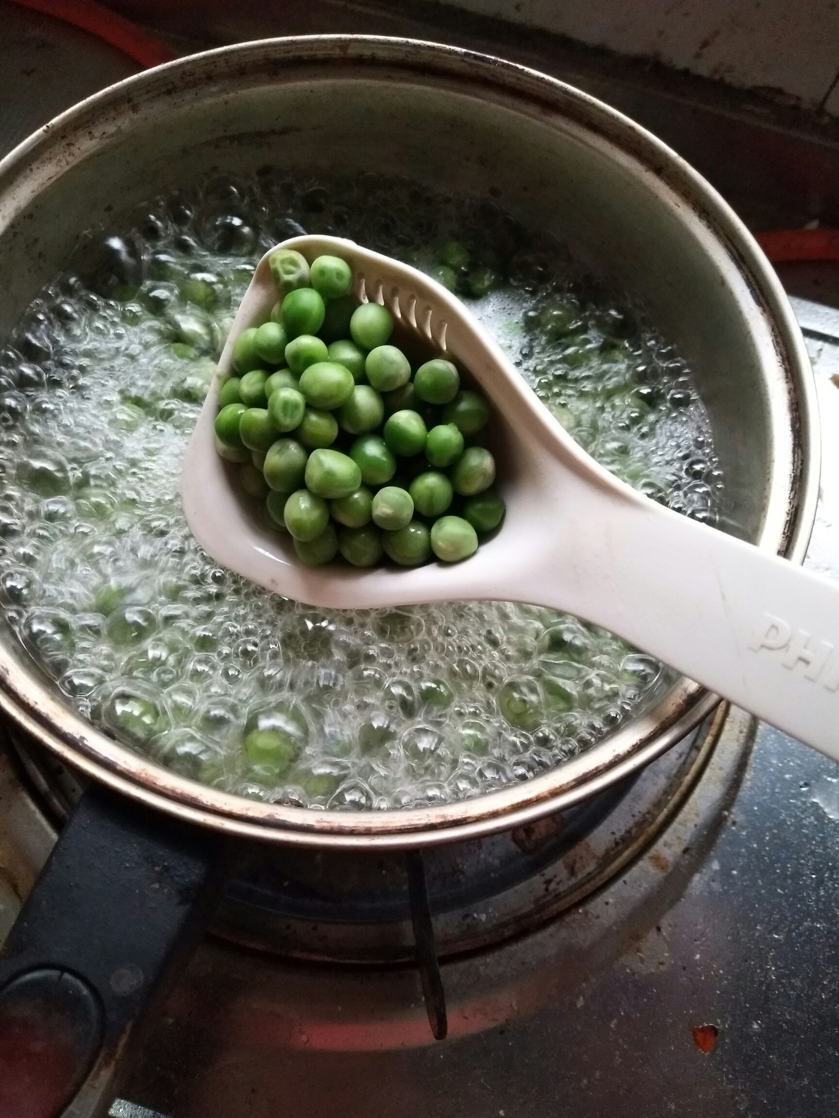 豌豆肉末的做法 步骤1