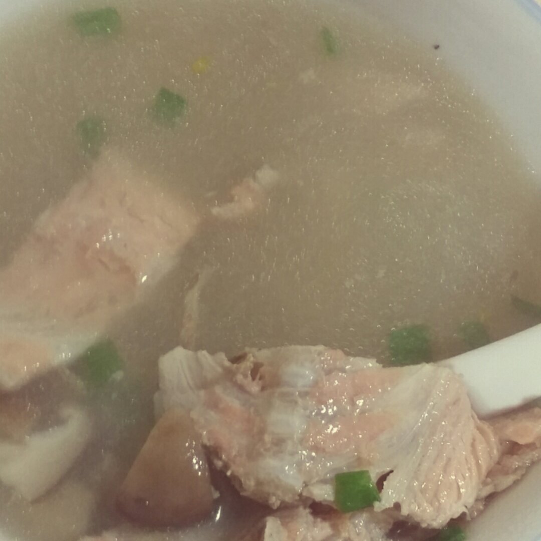 三文鱼骨豆腐味增汤