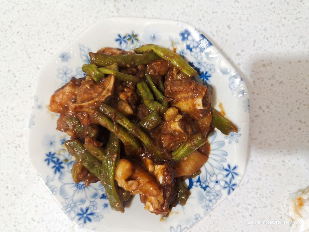 硬菜代表--排骨炖豆角土豆（豆角焖面胚子）