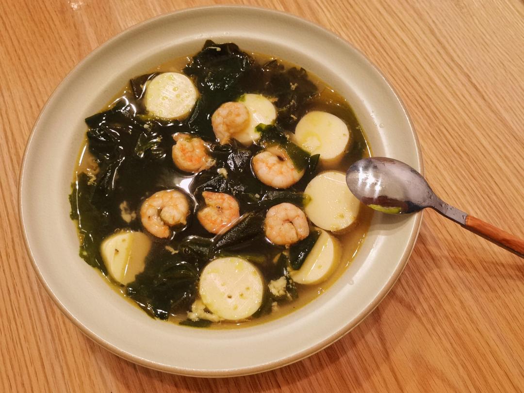 含钙量超牛奶十倍的裙带菜虾仁豆腐汤，孩子长个儿优秀菜谱