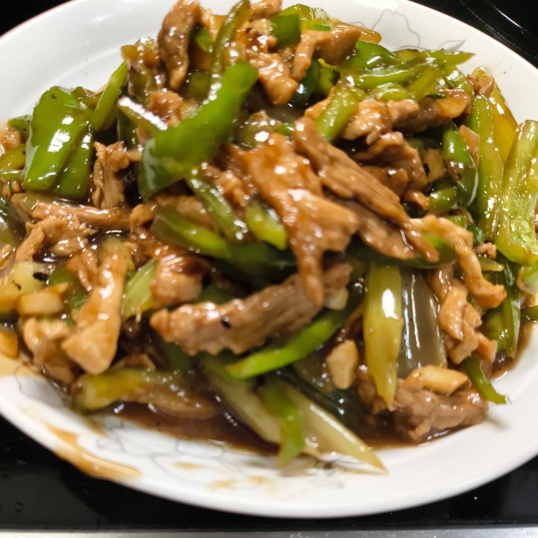 青椒肉丝，这样炒太好吃了。