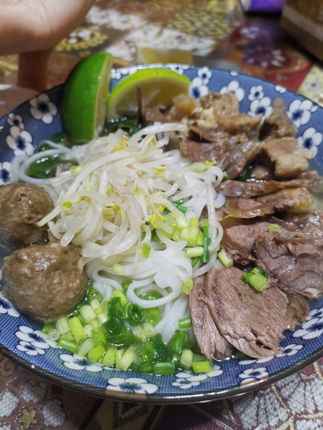 跟我一起做正宗越南牛肉粉pho（秘方大公开）