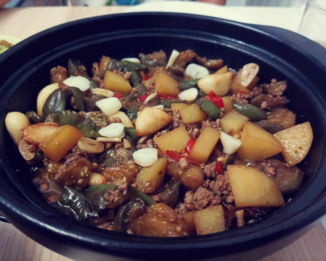 超下饭肉沫土豆茄子煲