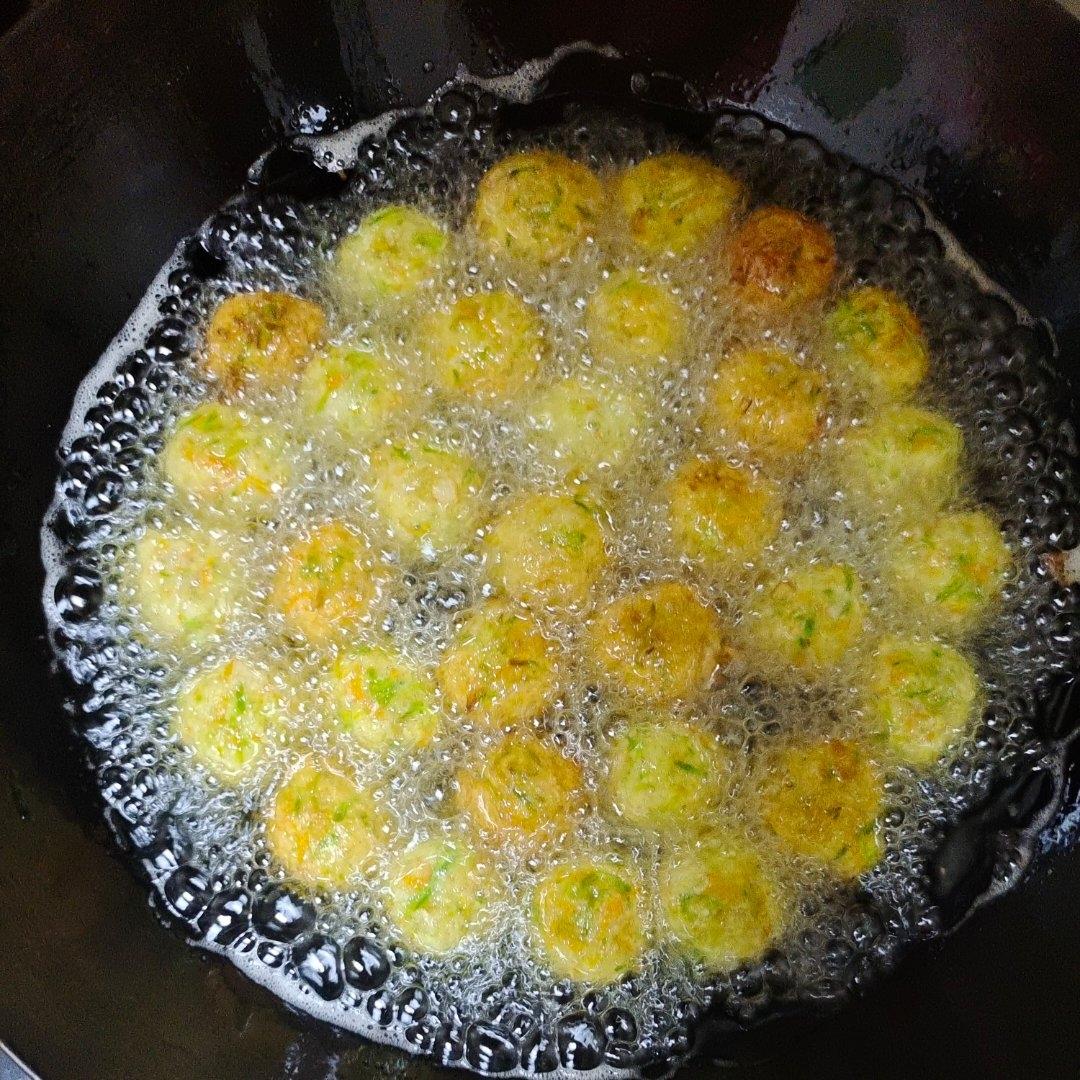 炸萝卜丸子