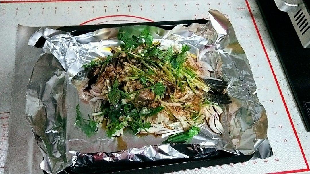 锡纸烤鲈鱼