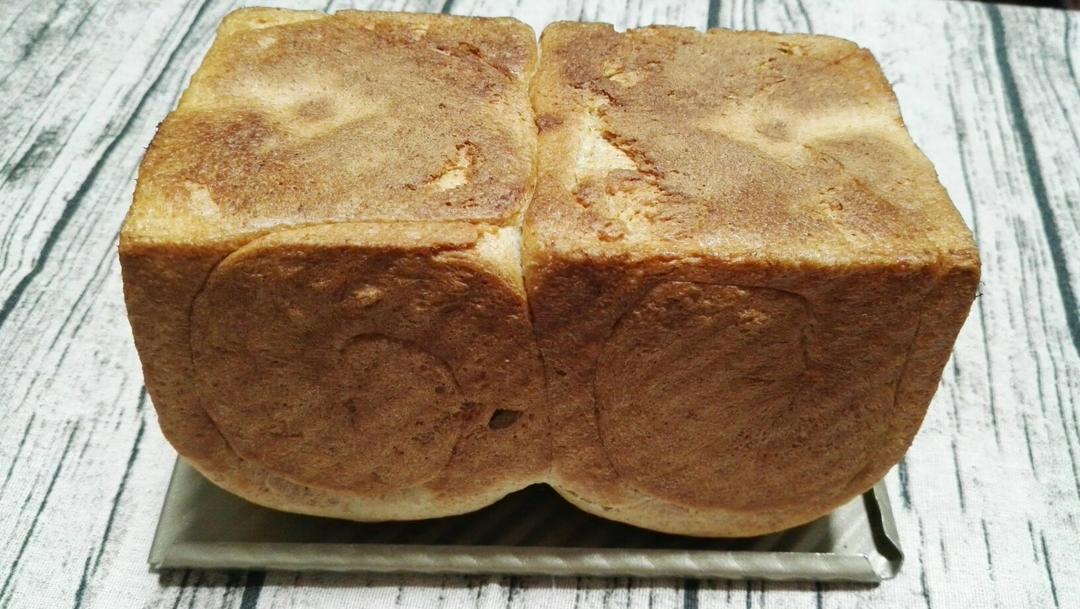 健身食谱-复杂碳水化合物-全麦面包