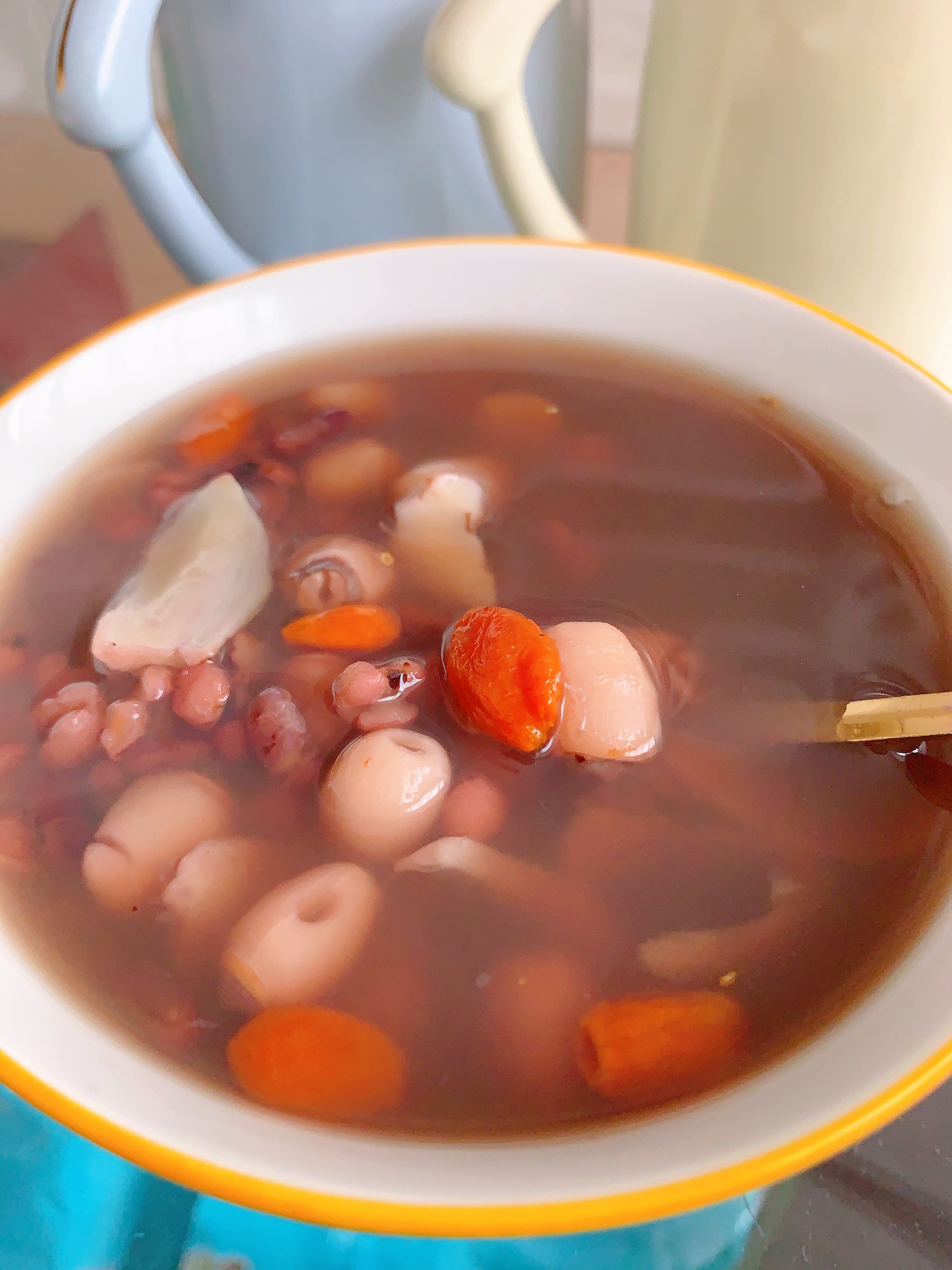 红豆薏米莲子百合汤