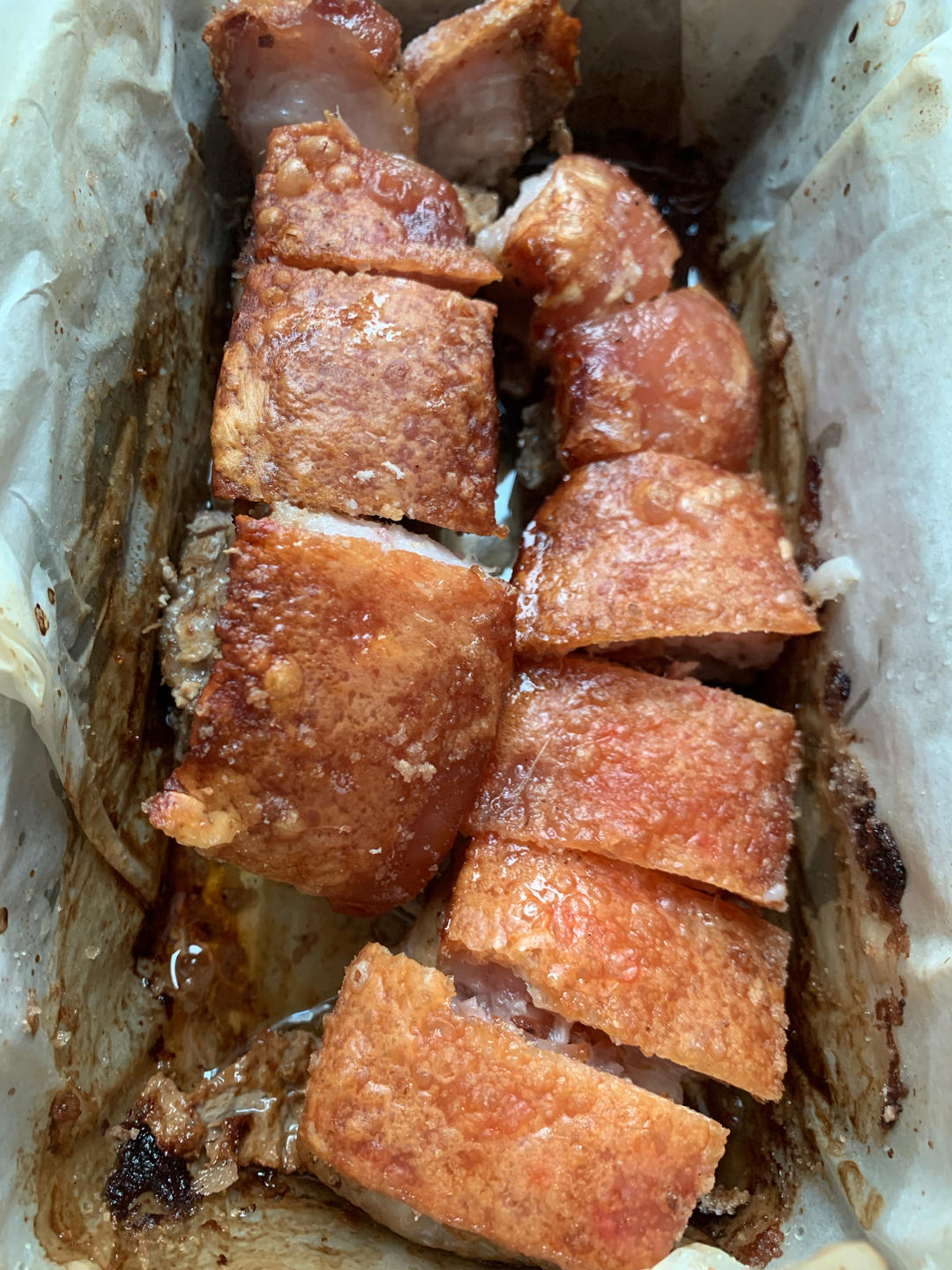 脆皮烧肉，皮酥脆、肉甘香，生烧做法