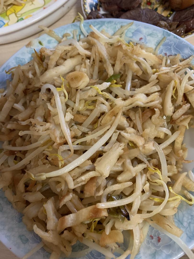 干爽的豆芽炒饼