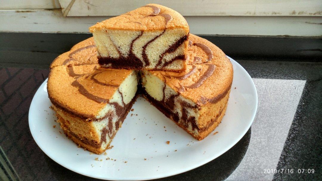 戚风蛋糕，烘焙道路中的第一课，这是一款好吃又好做的食谱。