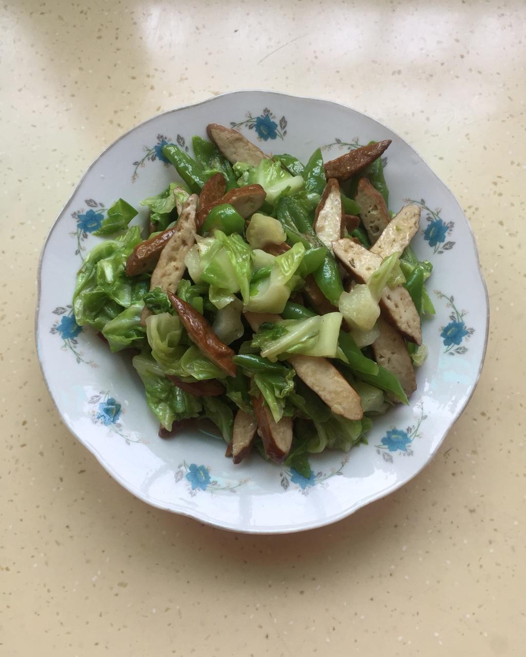 尖椒凉拌卷心菜