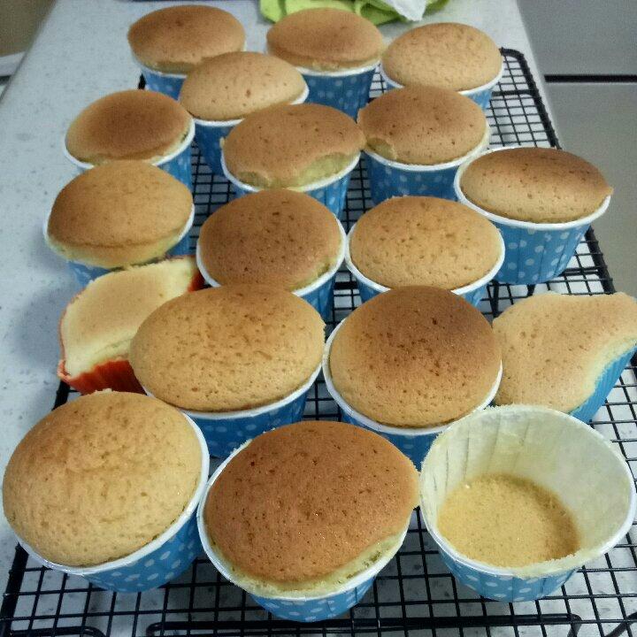 用全蛋打发的纸杯蛋糕