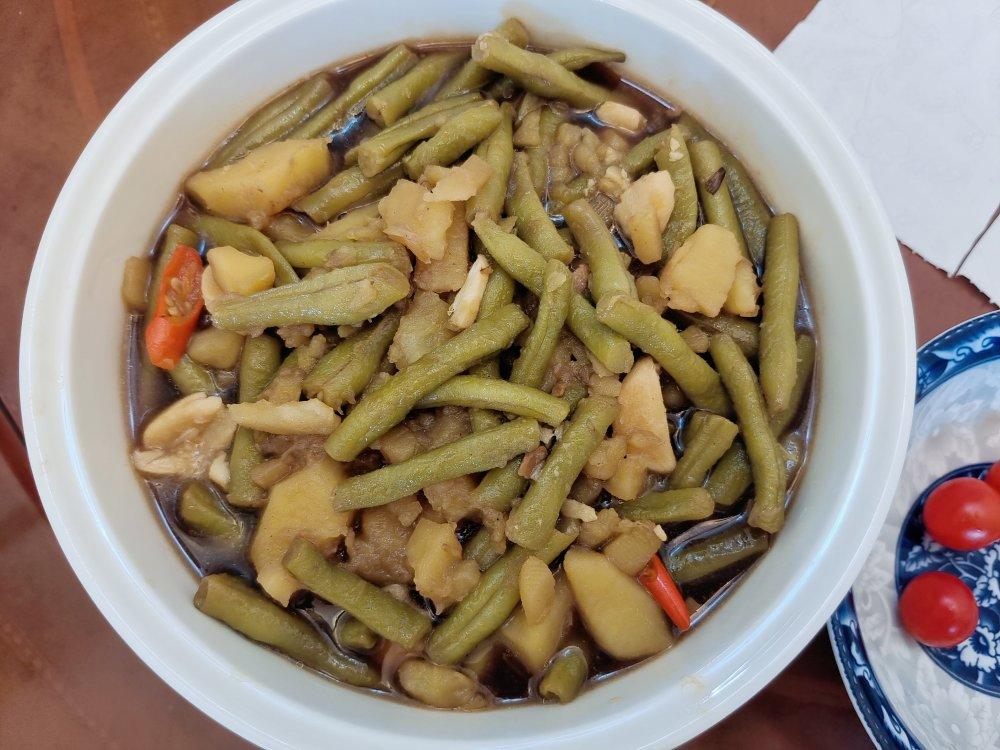 不吃两碗饭你找我！东北做法 酱炖芸豆土豆五花肉
