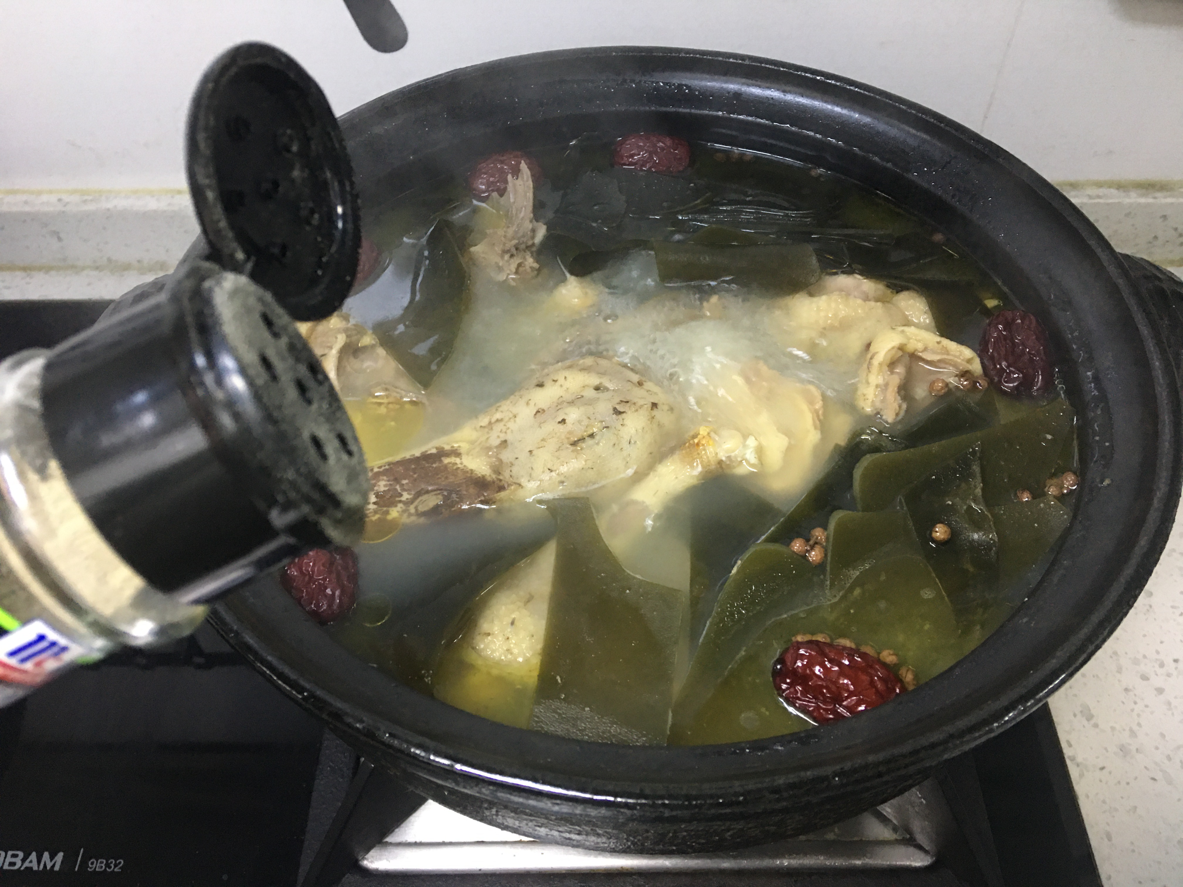 乐活教主的美食之——海带老鸭汤的做法 步骤9