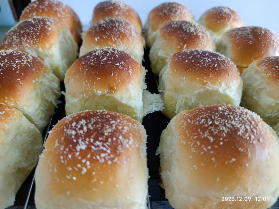 超级柔软的奶油奶酪椰蓉小餐包