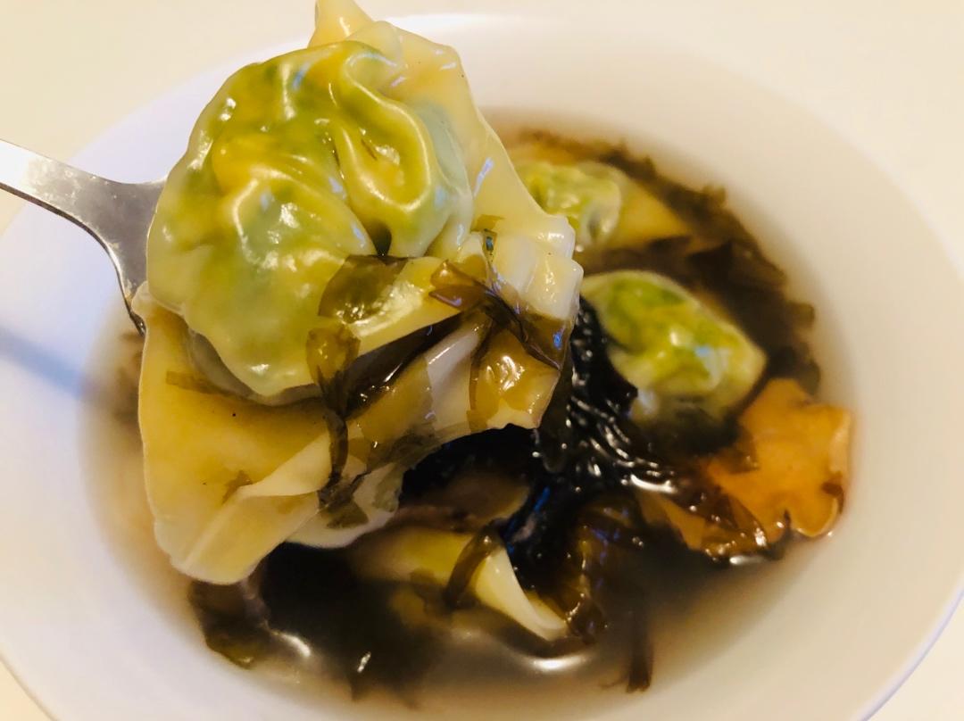 鲜掉眉毛的荠菜猪肉虾仁馄饨/云吞