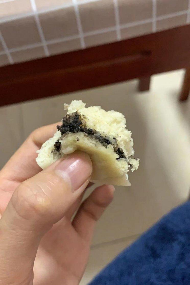 奶香黑芝麻包子