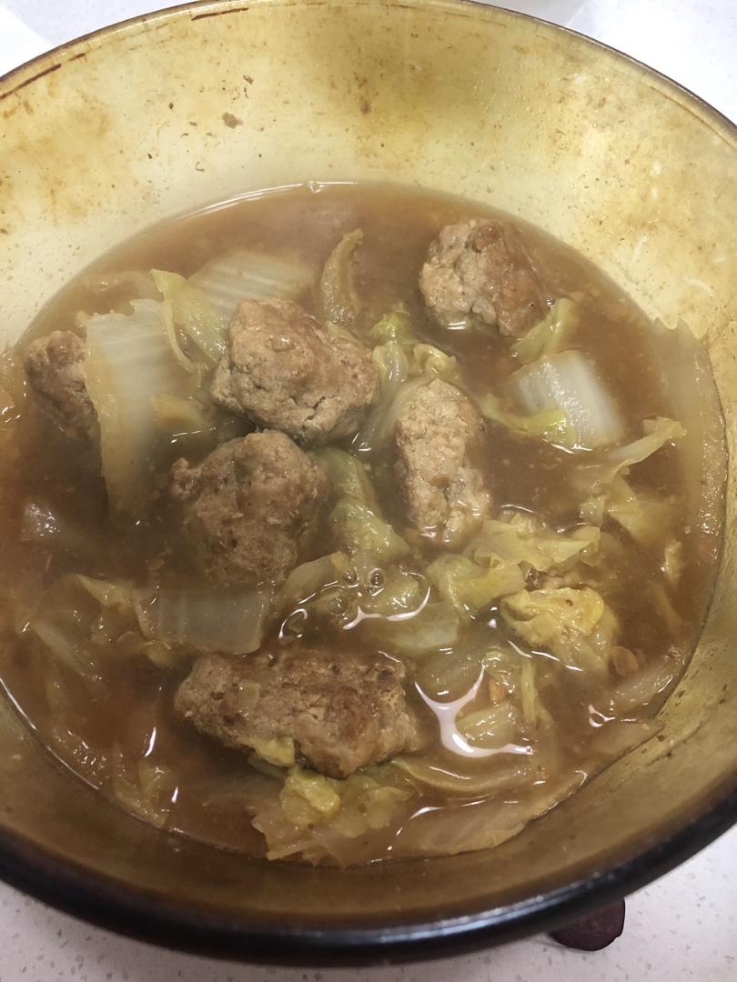 绢豆腐嫩肉圆炖白菜