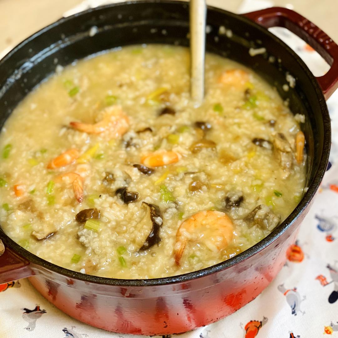 家庭珐琅锅版潮汕砂锅粥