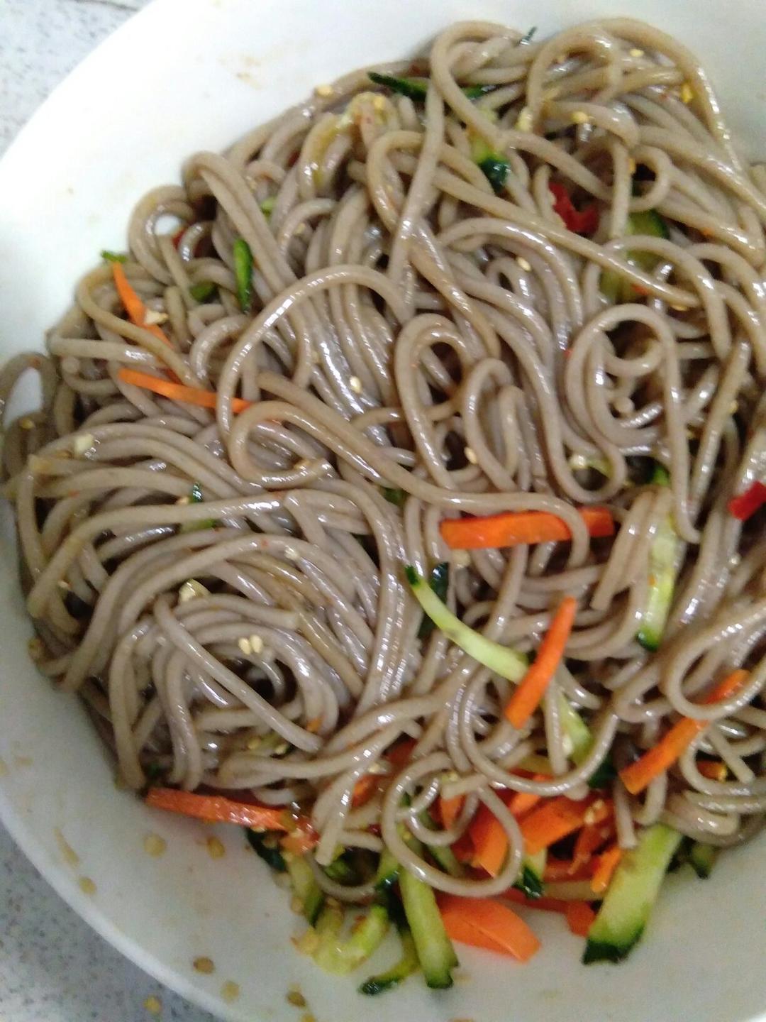 超好吃的凉拌面（荞麦面）