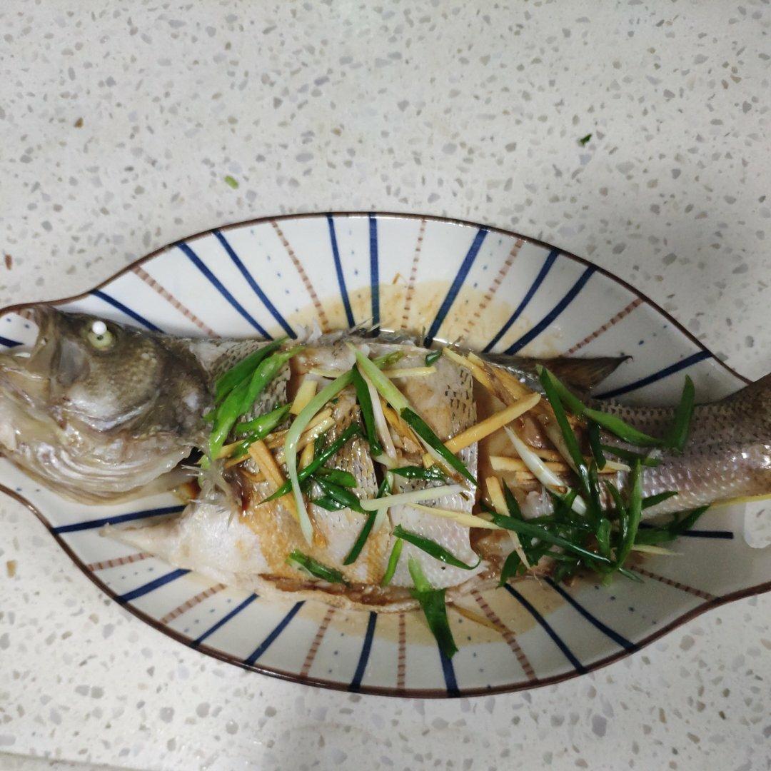 清蒸鲈鱼