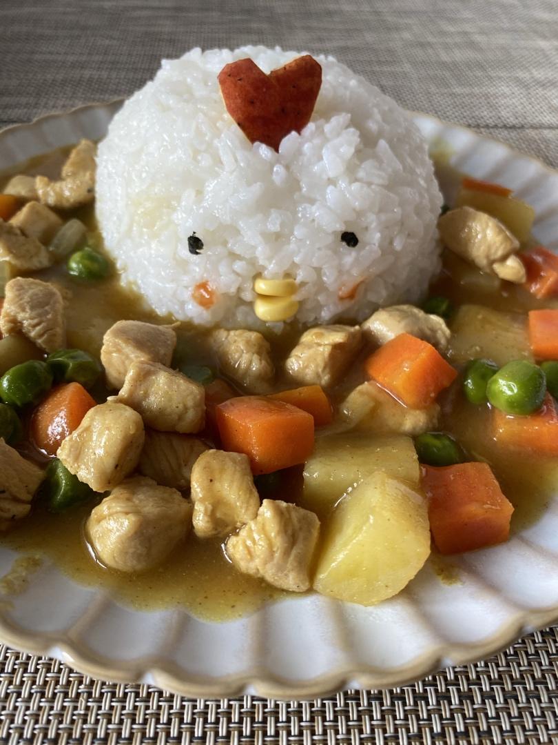 人见人爱花见花开🐤         三只小鸡日式咖喱饭