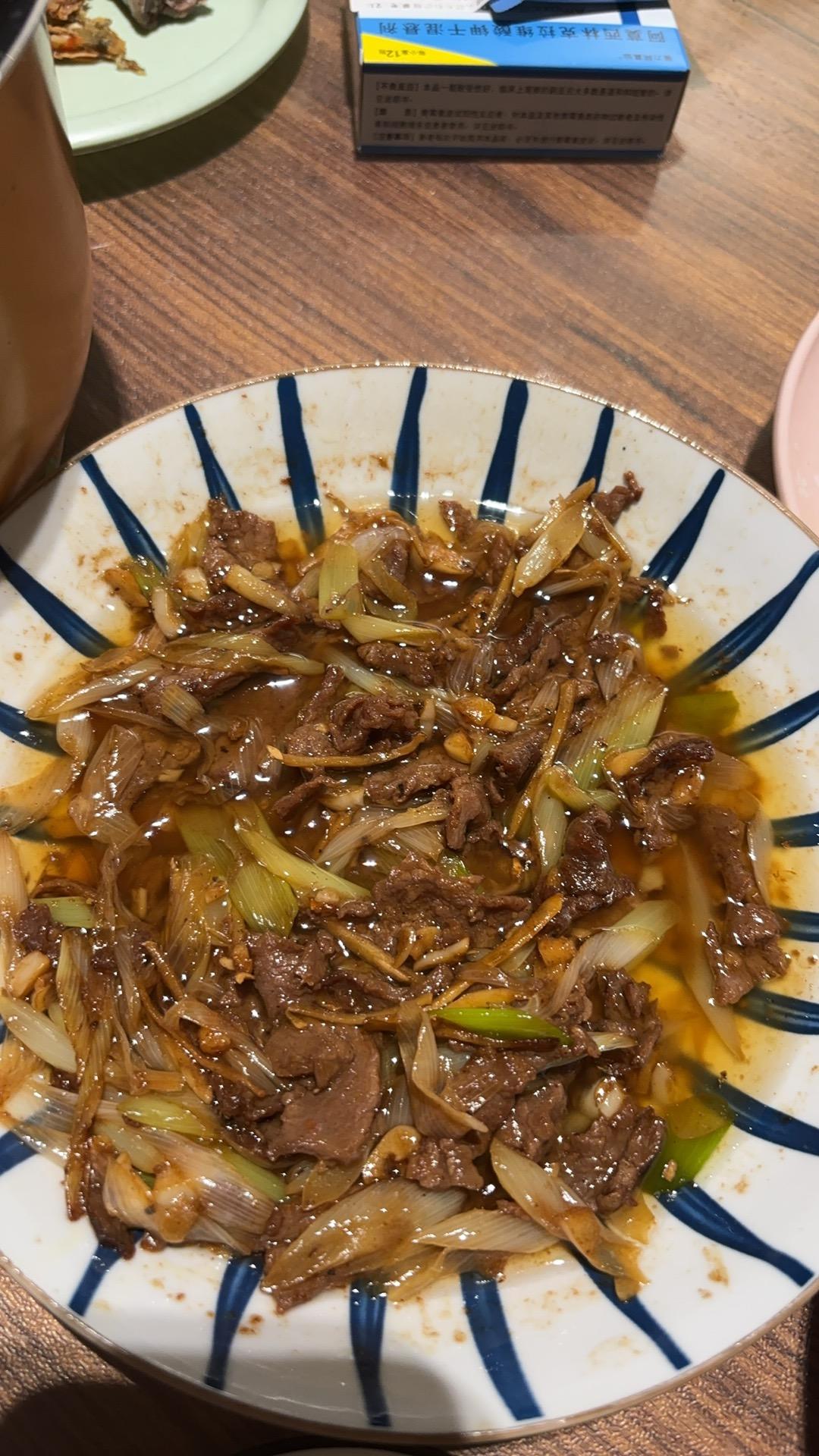 葱香浓郁的葱爆牛肉