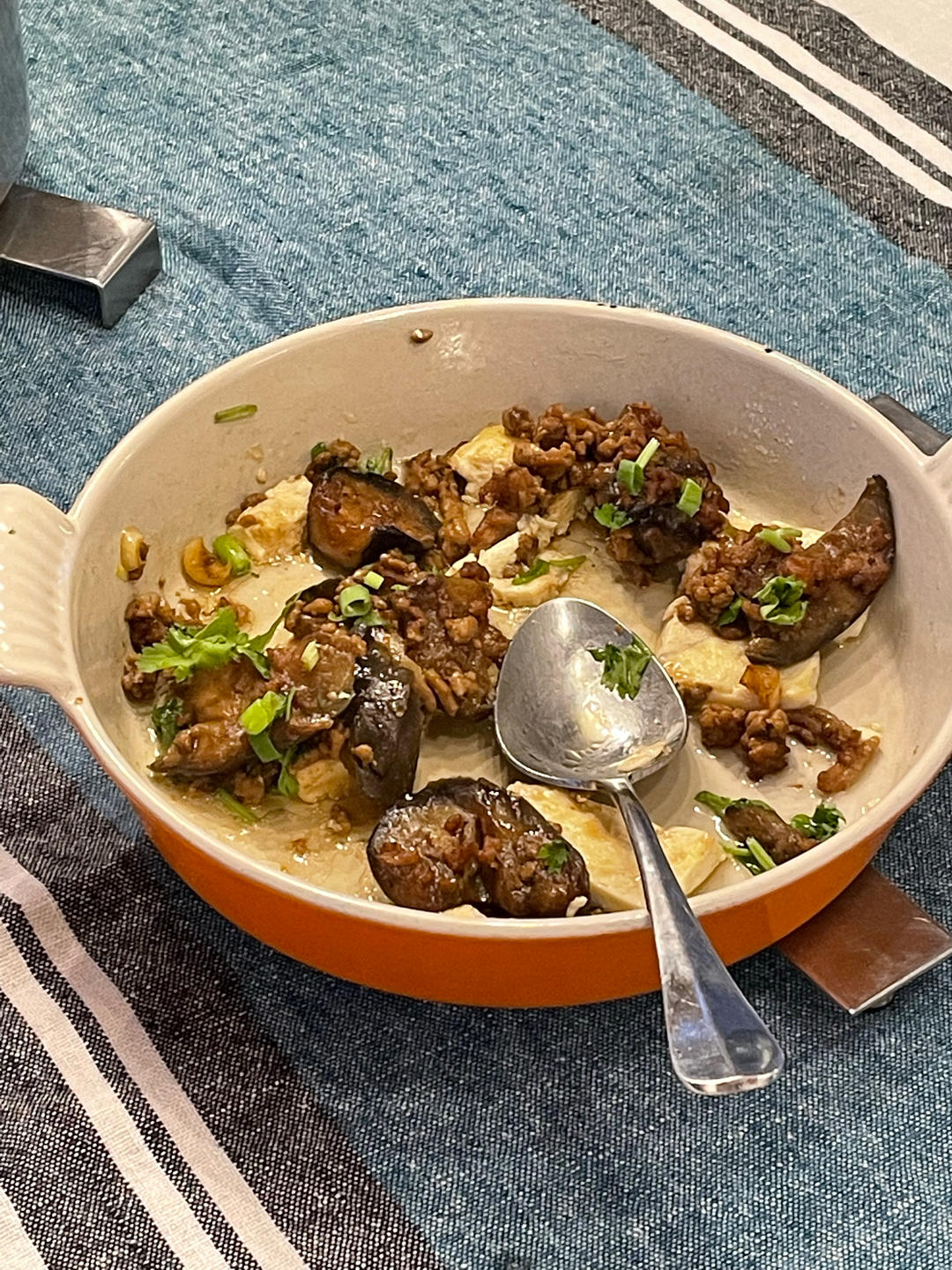 厨师长教你：“豆腐茄子煲”的家常做法，咸香入味，简单易学