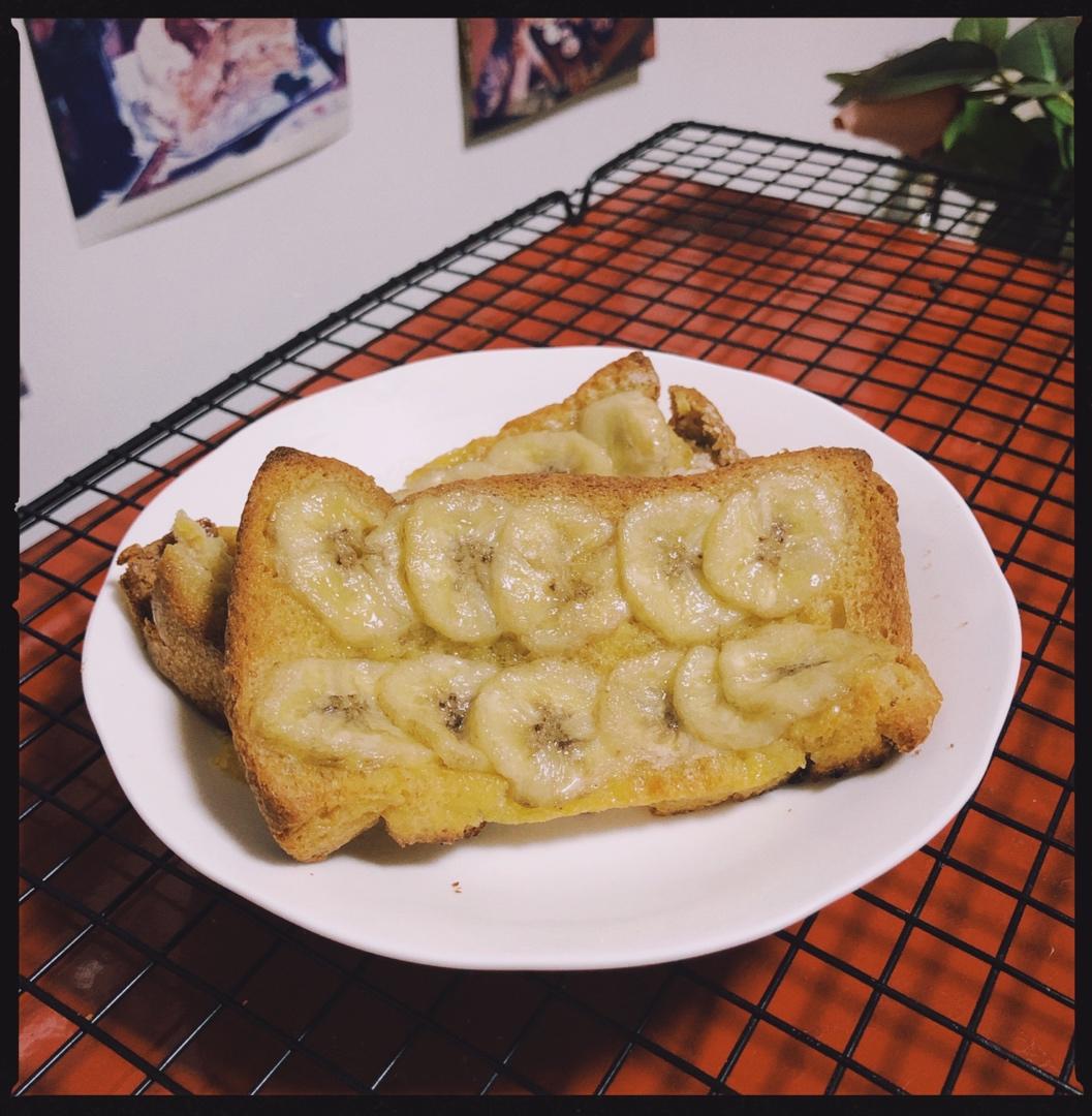 黄油香蕉烤吐司