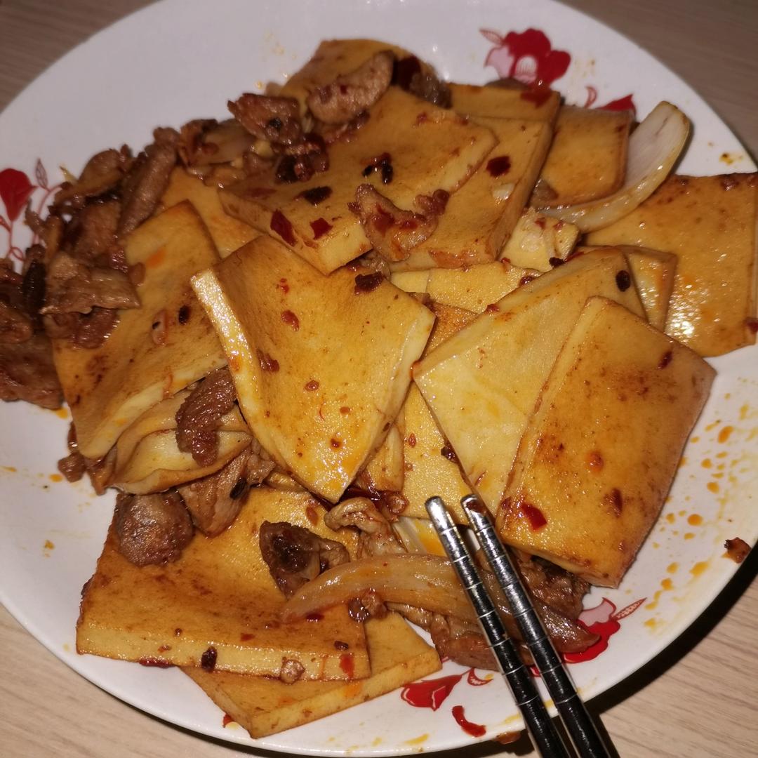 【干锅千页豆腐】10元钱烧个漂亮菜，外卖拜拜！