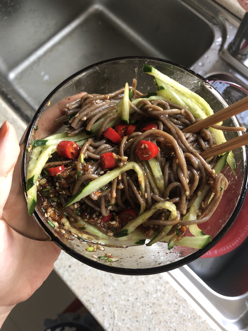 快手减脂餐❗️爆好吃的凉拌鸡丝荞麦面