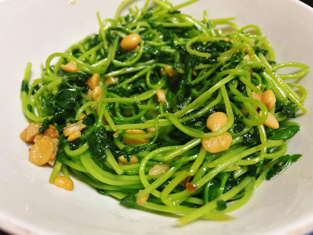 普宁豆酱炒豌豆苗