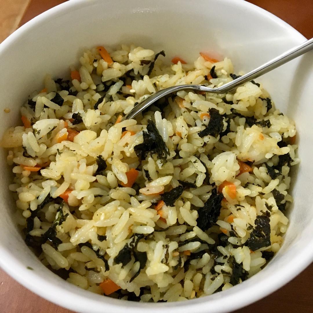 喷香紫菜蛋炒饭