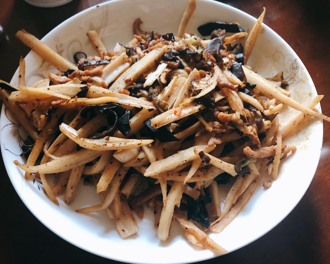莲菜（莲藕）炒肉丝