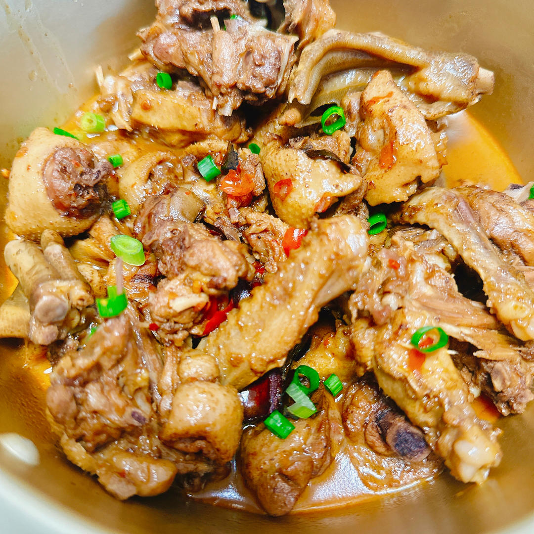 传统正宗的啤酒鸭配方和做法，鲜嫩香浓，只需炒千万不要焯水