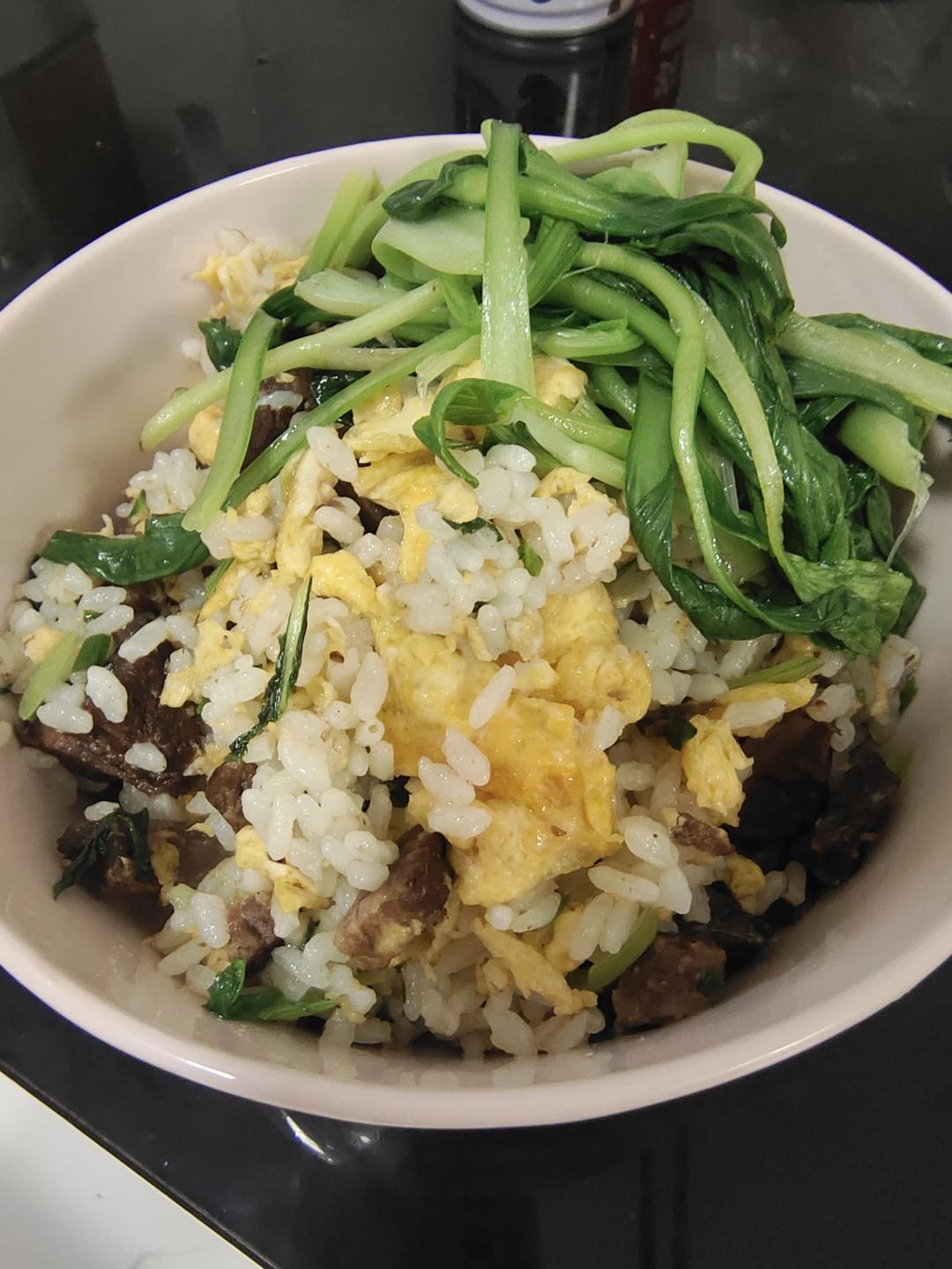 快手牛肉青菜蛋炒饭