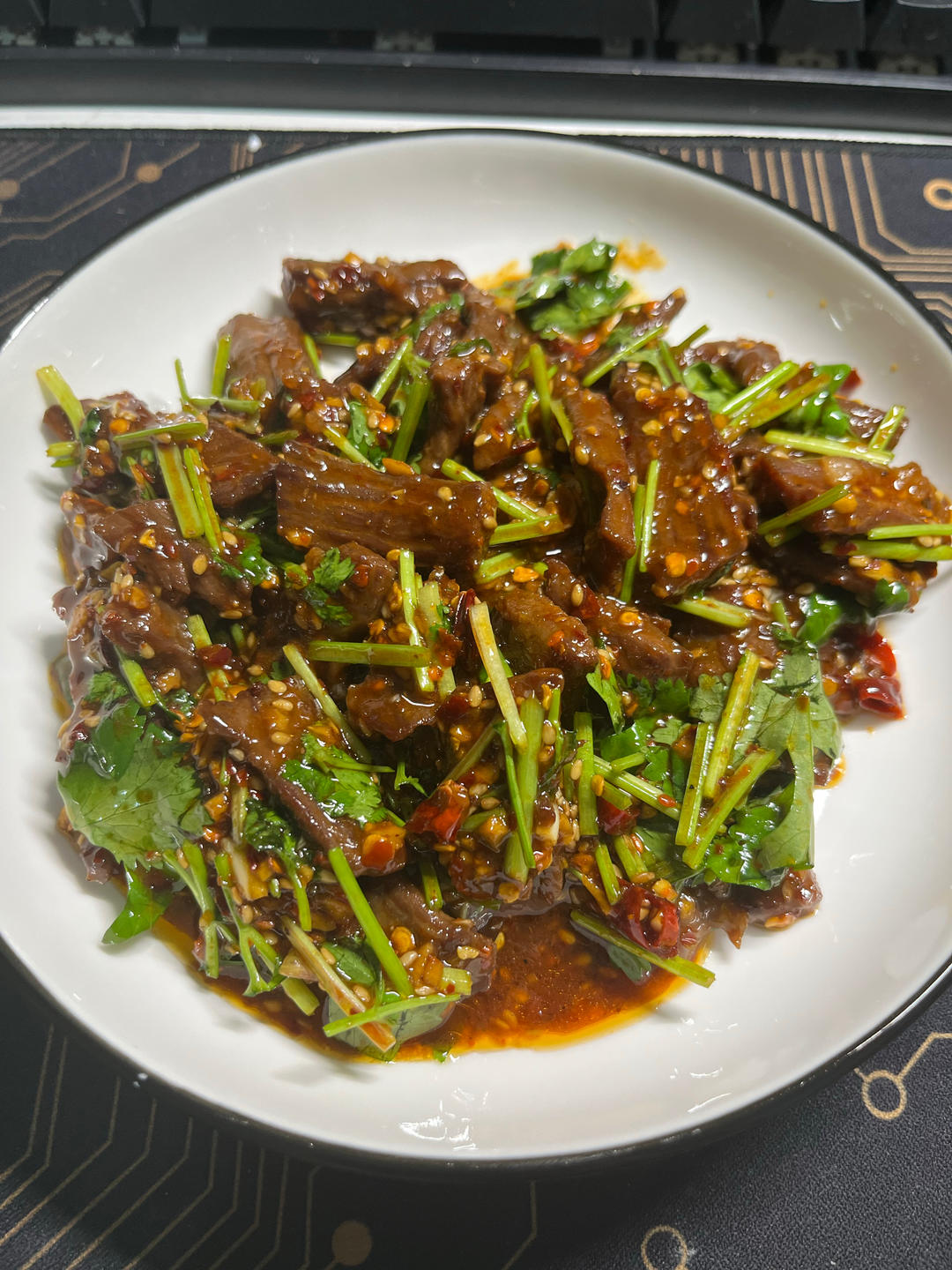 好吃到让人颤抖的香菜拌牛肉