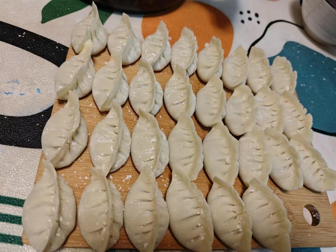 猪肉菜馅饺子     基础饺子的包法