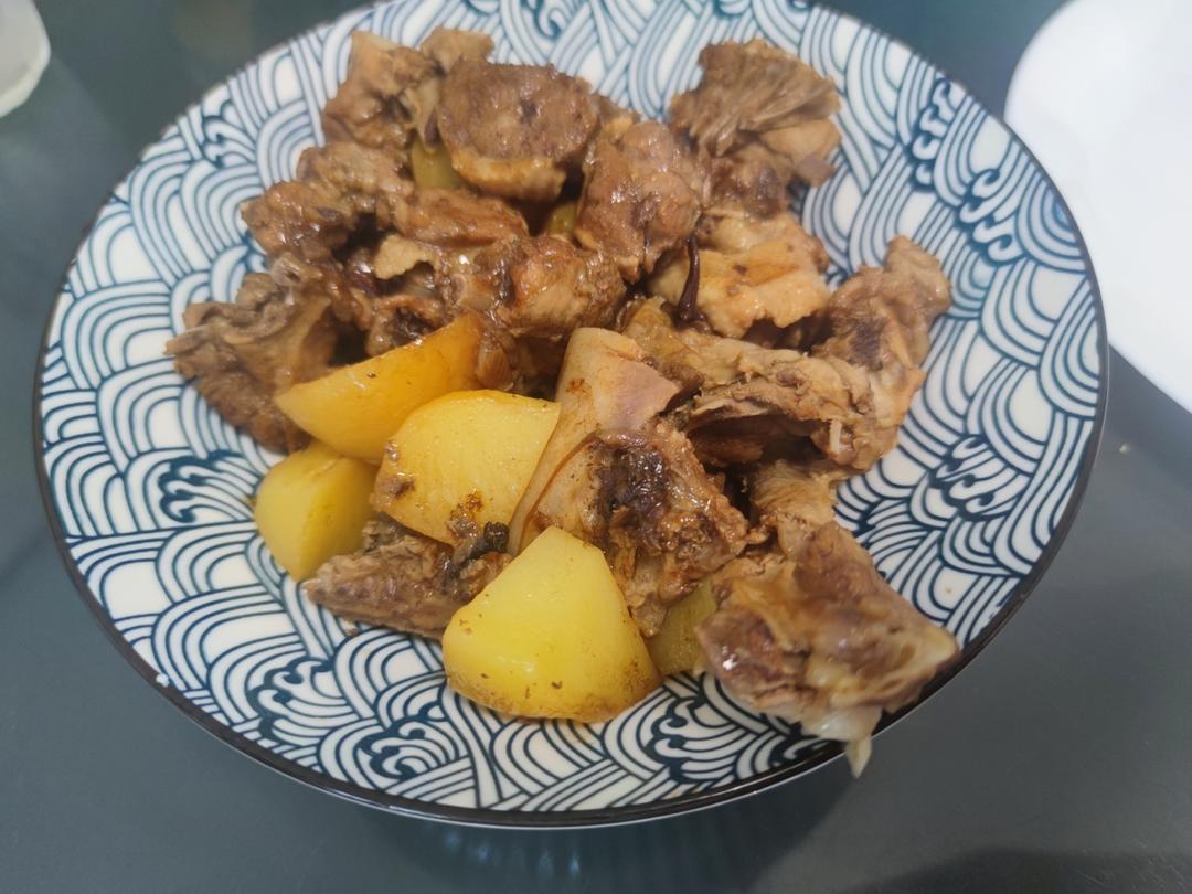 土豆焖鸭