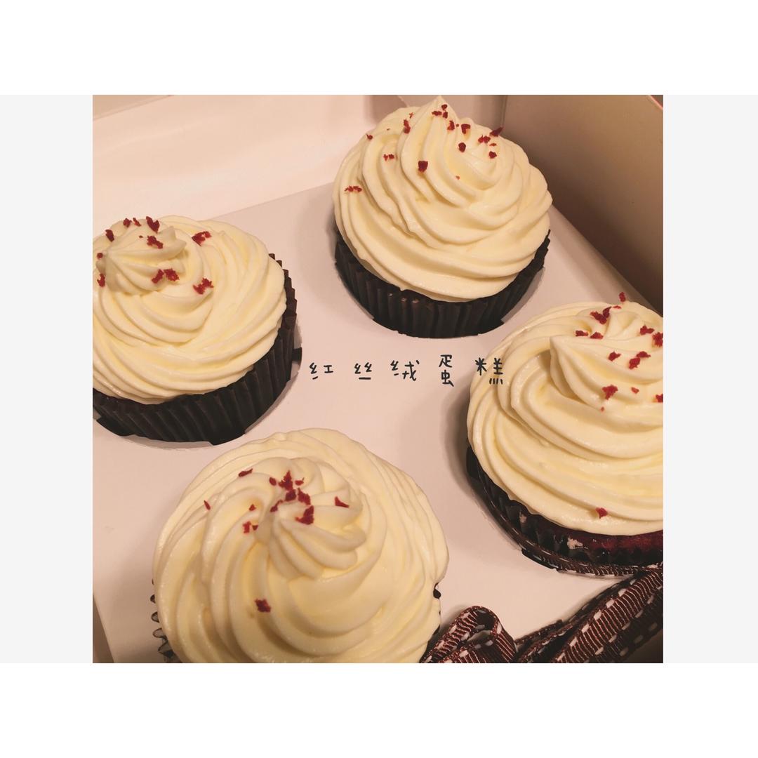 正宗红丝绒cupcake—马斯卡彭奶油霜