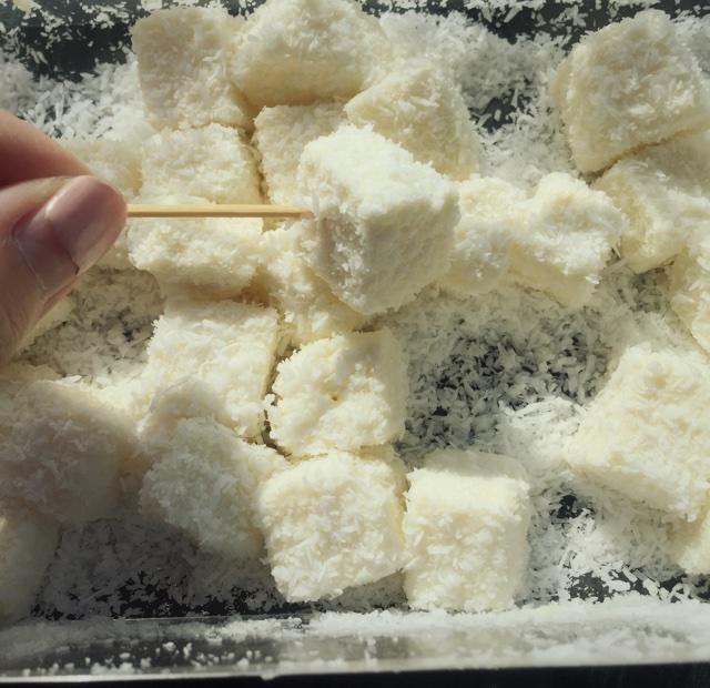 完胜85度C牛奶椰丝小方