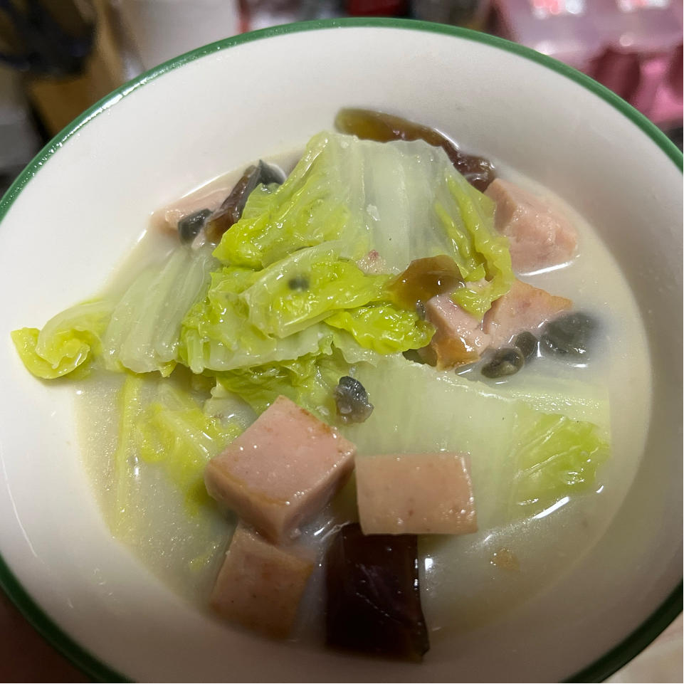 娃娃菜火腿皮蛋汤
