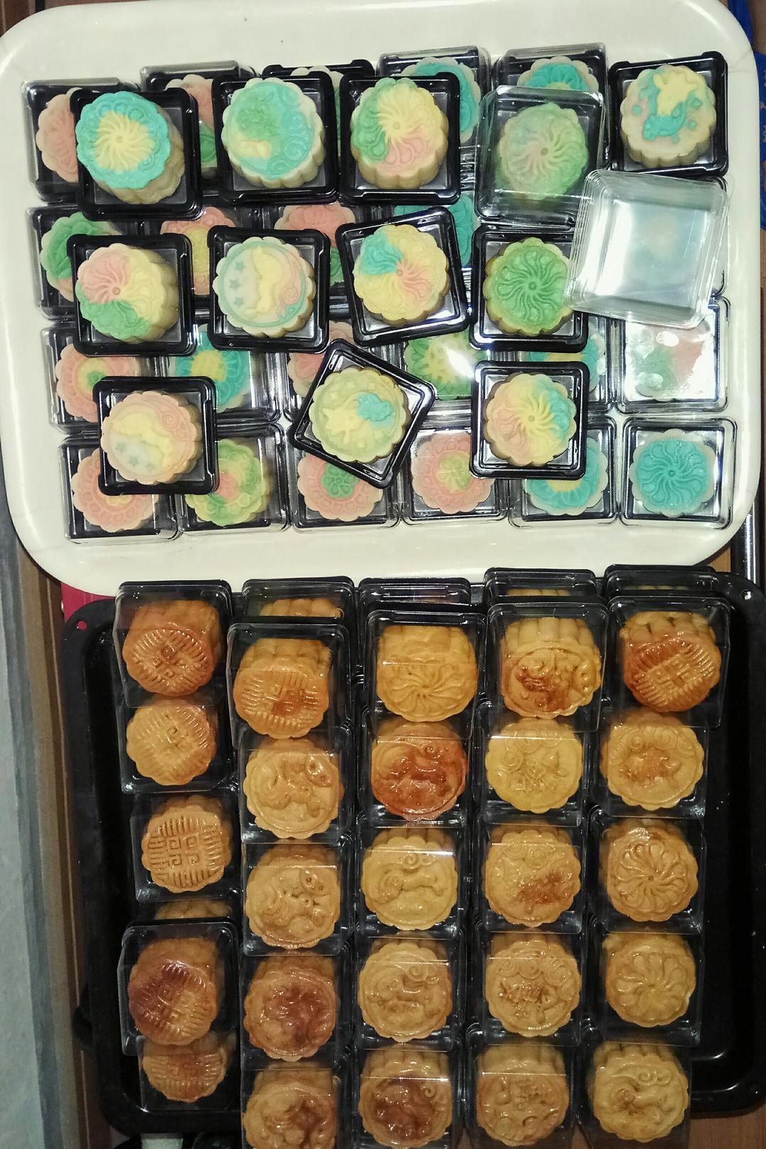广式月饼—蛋黄莲蓉月饼