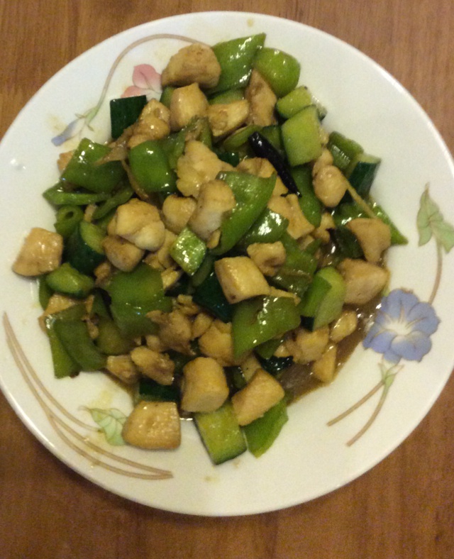 青椒辣子鸡丁