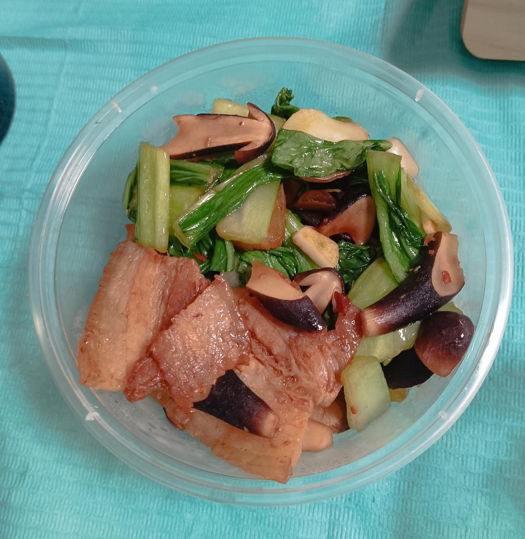 鸡枞菌炒回锅肉