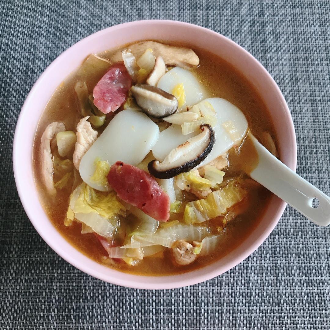 【白菜肉丝年糕汤】