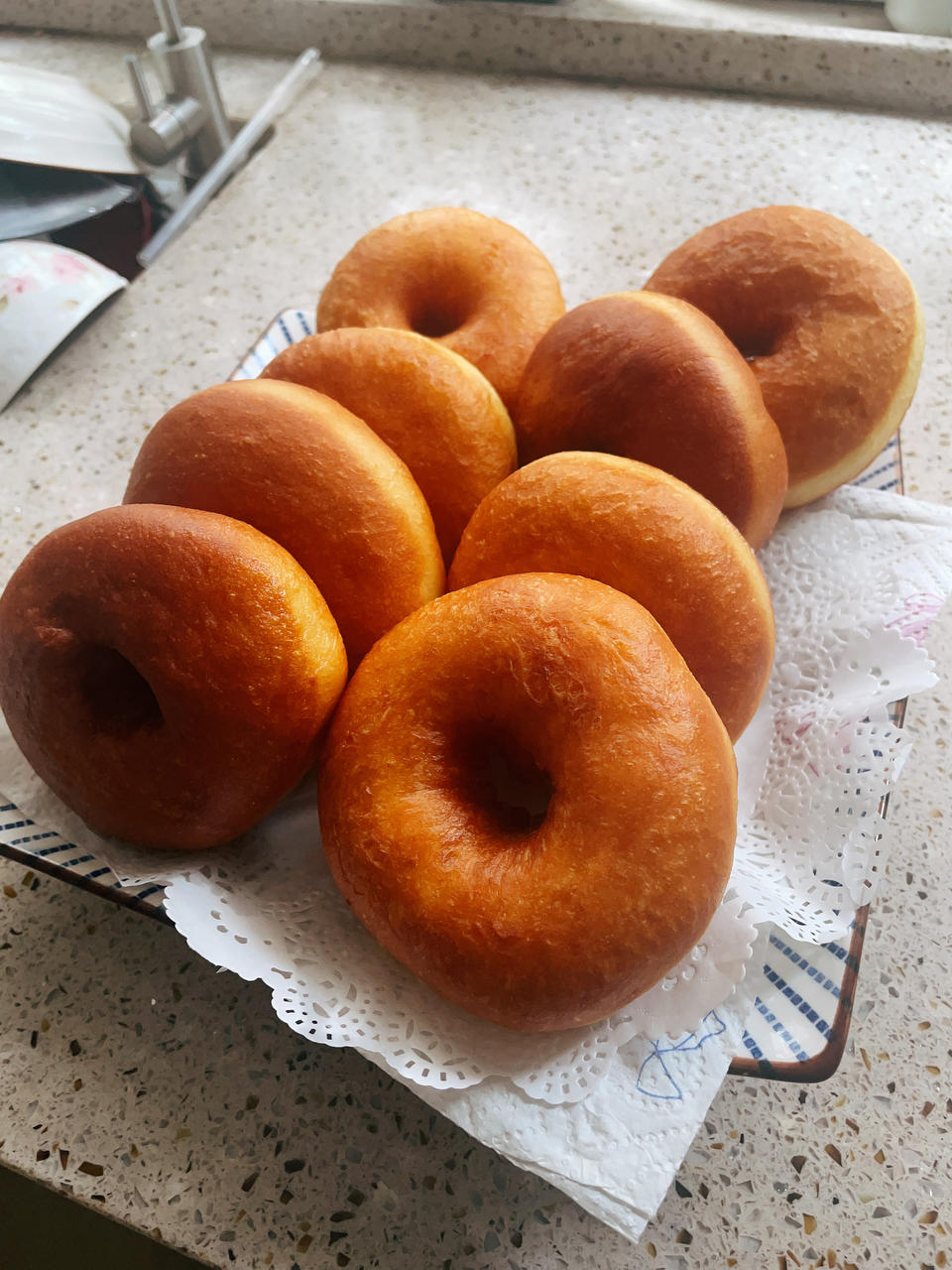 🍩超快手一小时低糖无需烤箱的甜甜圈（详细视频）