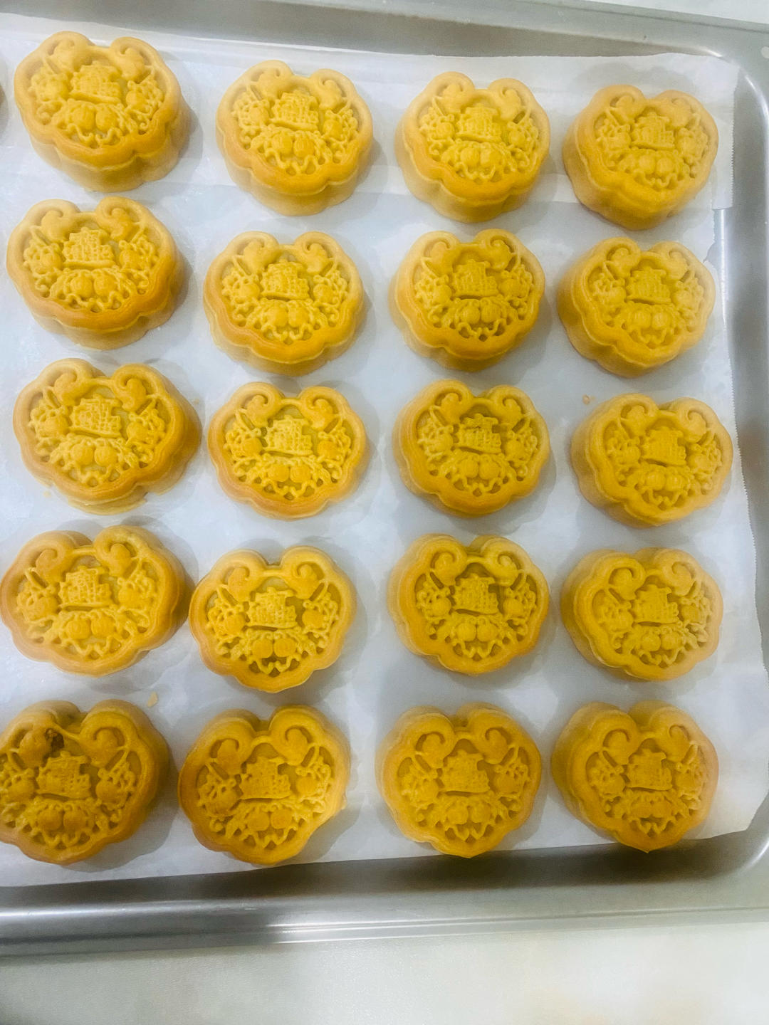 广式莲蓉蛋黄月饼