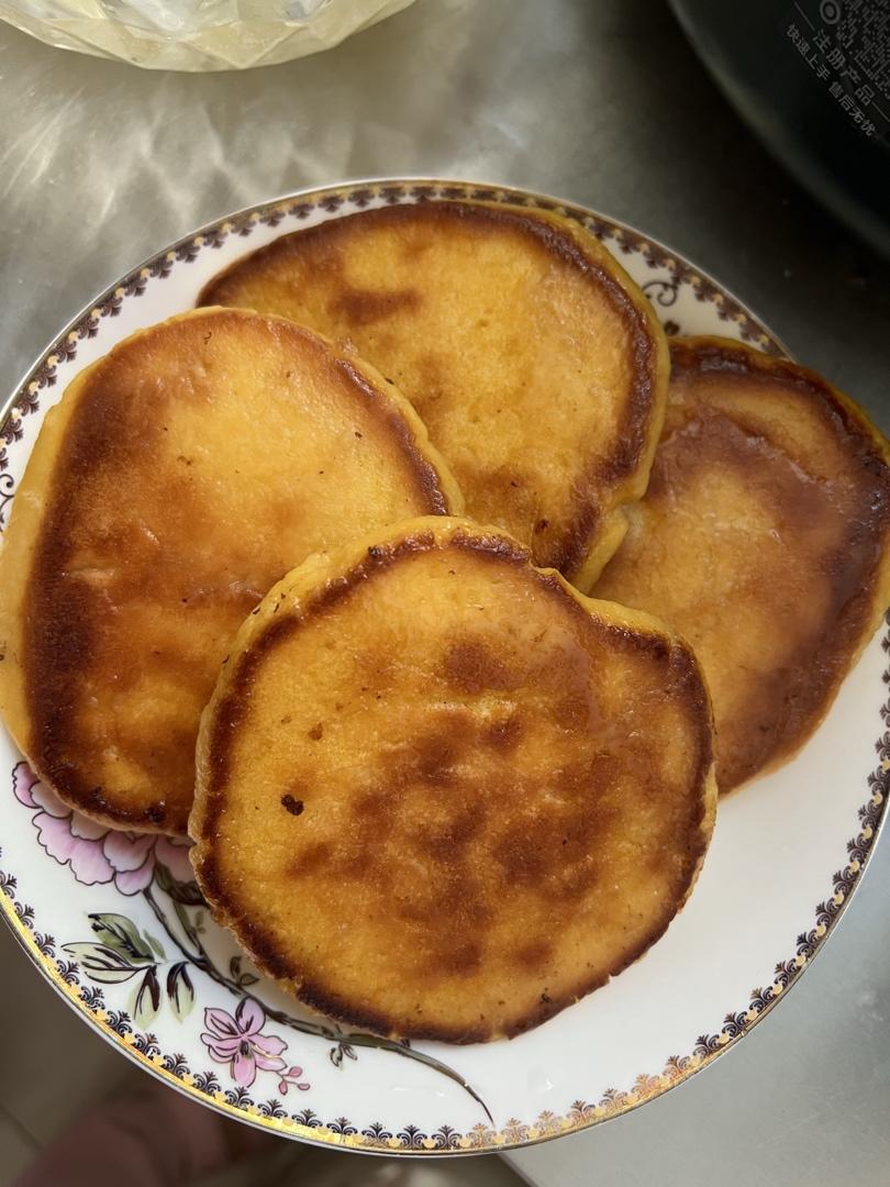 农家乐中的锅贴饼子（玉米饼子 大饼子）